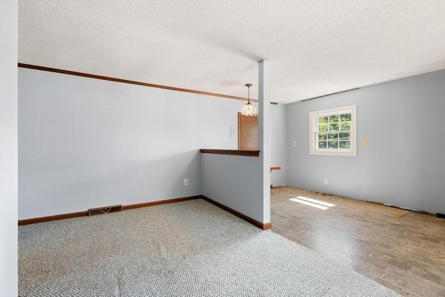 34 Heather St, Beverly, MA 01915