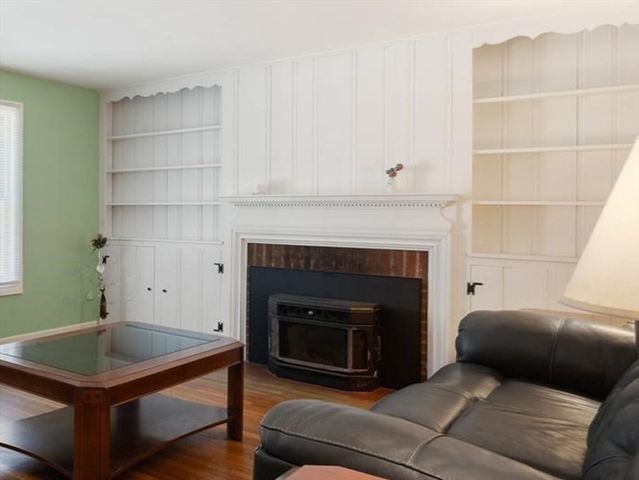 34 Heather St, Beverly, MA 01915