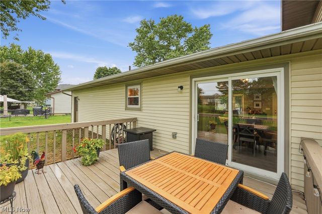 8008 Garnet Avenue NE, Canton, OH 44721