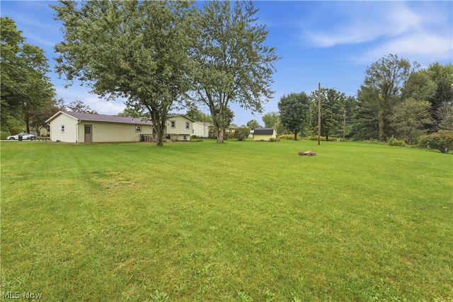8008 Garnet Avenue NE, Canton, OH 44721