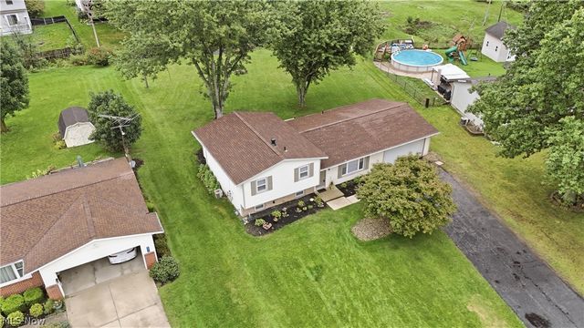 8008 Garnet Avenue NE, Canton, OH 44721