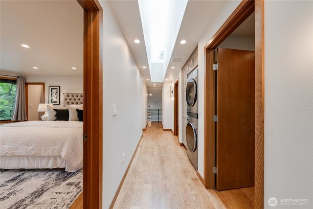 5100 NE 55th Street, Seattle, WA 98105