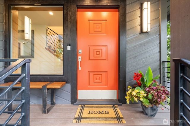 5100 NE 55th Street, Seattle, WA 98105