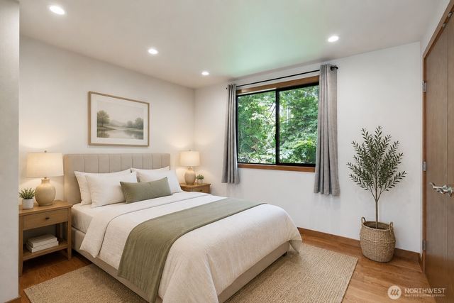 5100 NE 55th Street, Seattle, WA 98105