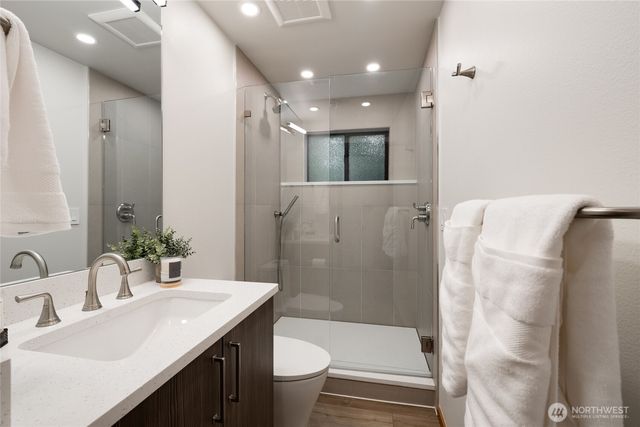 5100 NE 55th Street, Seattle, WA 98105
