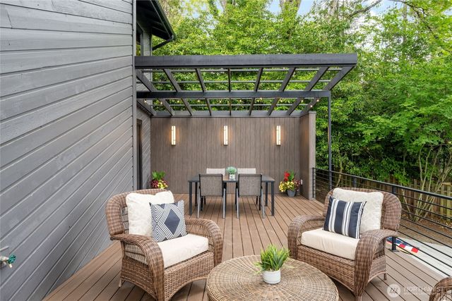 5100 NE 55th Street, Seattle, WA 98105