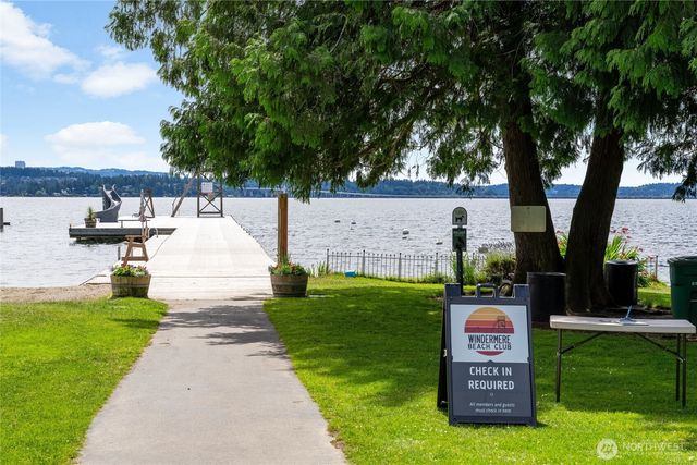 5100 NE 55th Street, Seattle, WA 98105