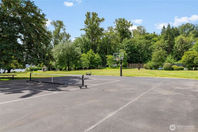 5100 NE 55th Street, Seattle, WA 98105