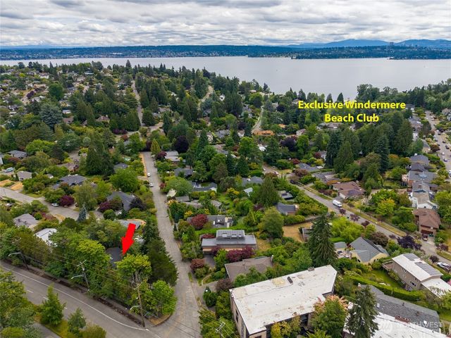 5100 NE 55th Street, Seattle, WA 98105