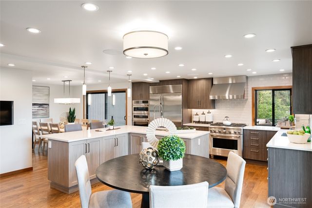 5100 NE 55th Street, Seattle, WA 98105