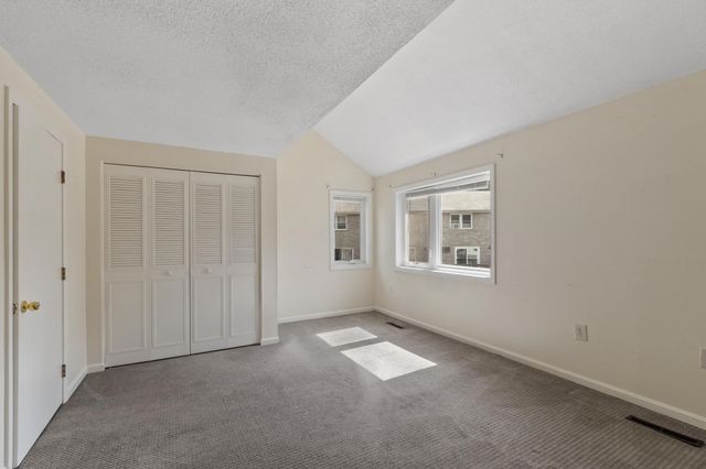 43 Meadow Pond Dr A, Leominster, MA 01453