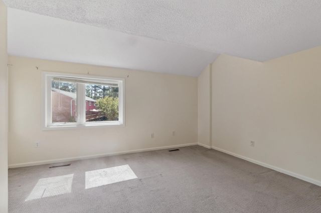 43 Meadow Pond Dr A, Leominster, MA 01453