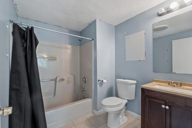 43 Meadow Pond Dr A, Leominster, MA 01453