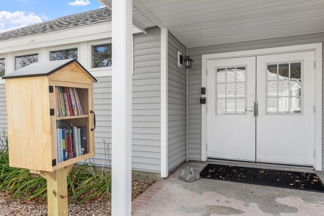 43 Meadow Pond Dr A, Leominster, MA 01453