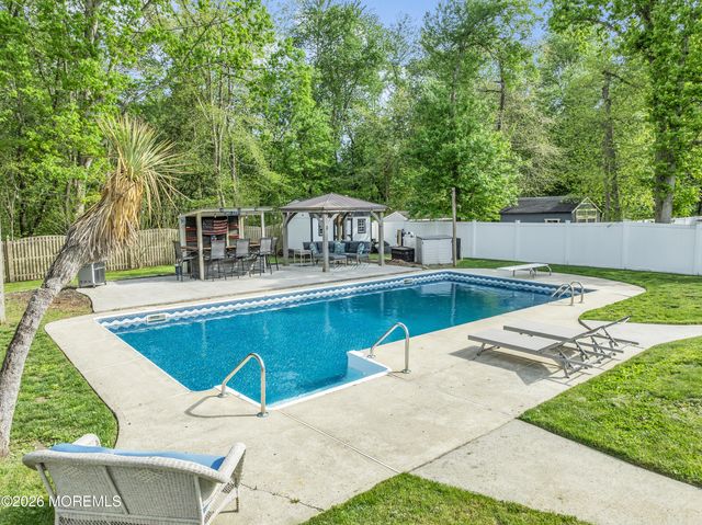 65 Sherrybrooke Drive, Howell, NJ 07731