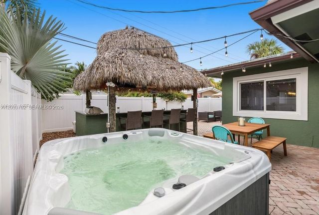 2580 SE 2nd Court, Pompano Beach, FL 33062