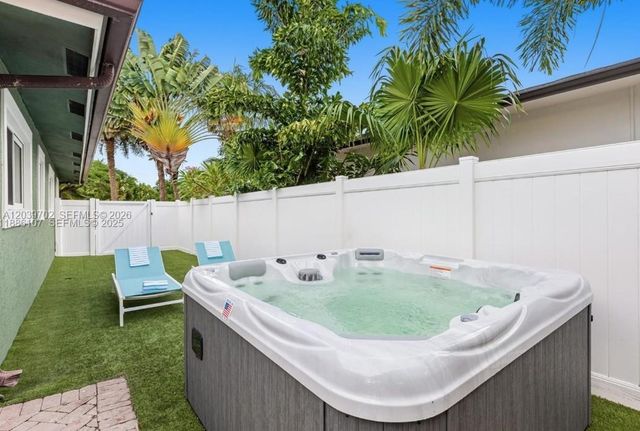 2580 SE 2nd Court, Pompano Beach, FL 33062