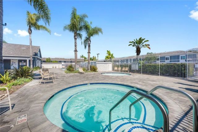 115 Morristown, Costa Mesa, CA 92626