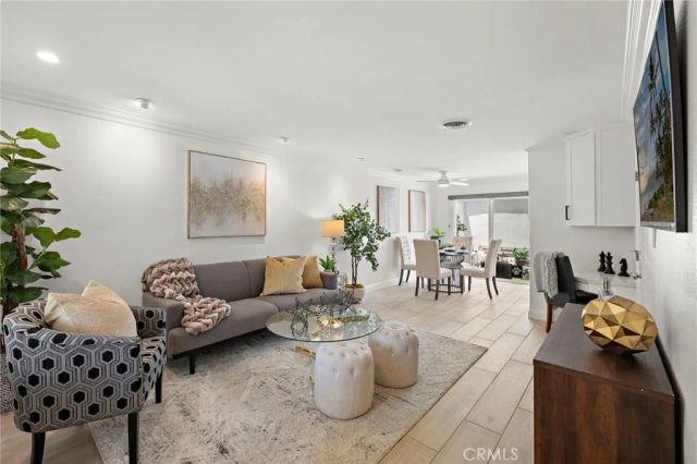 115 Morristown, Costa Mesa, CA 92626