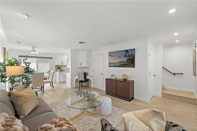 115 Morristown, Costa Mesa, CA 92626