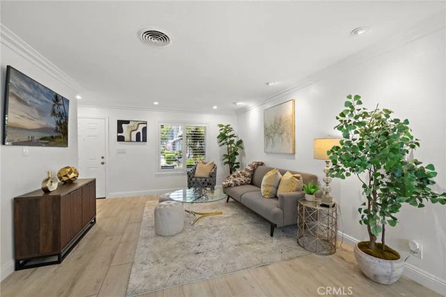 115 Morristown, Costa Mesa, CA 92626