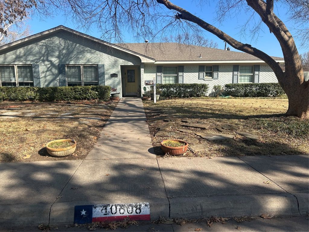 10608 Royal Club Lane, Dallas, TX 75229