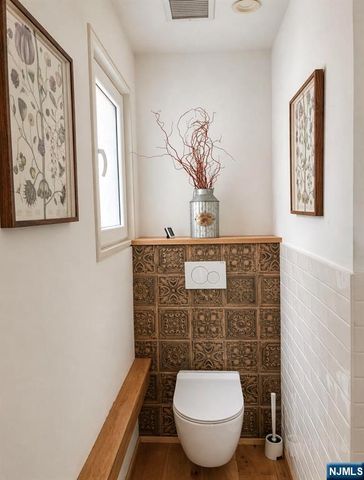 157 Atkins Terrace, East Rutherford, NJ 07073