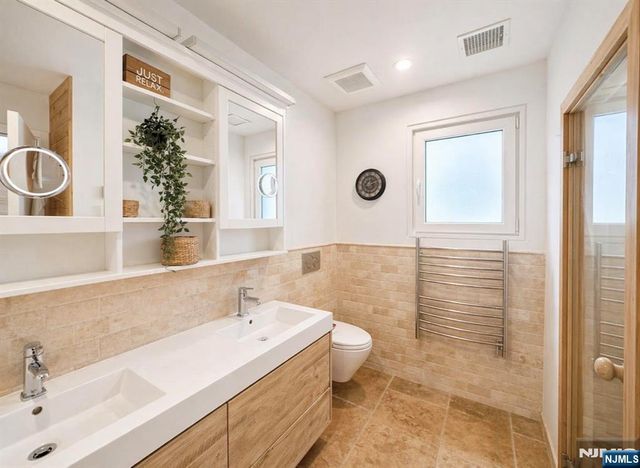 157 Atkins Terrace, East Rutherford, NJ 07073