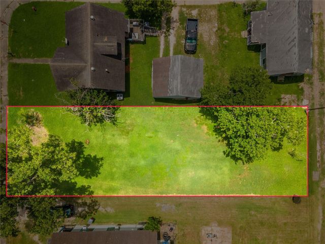 1026 W 4th Street, Freeport, TX 77541