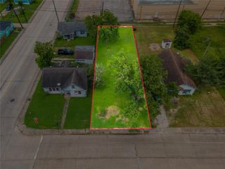 1026 W 4th Street, Freeport, TX 77541