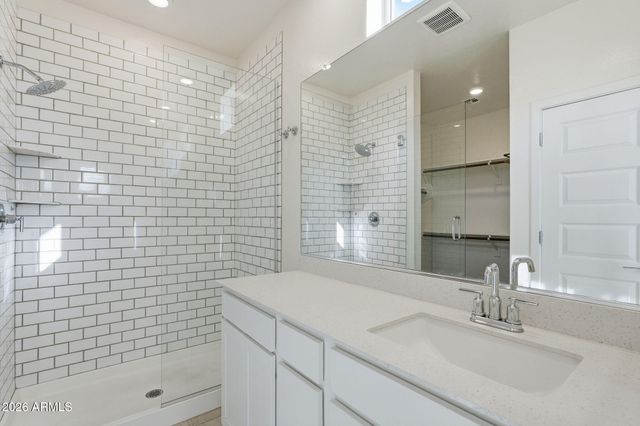 1815 E FRYE Road 102, Gilbert, AZ 85295