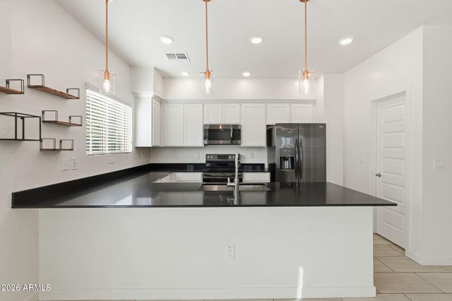 1815 E FRYE Road 102, Gilbert, AZ 85295