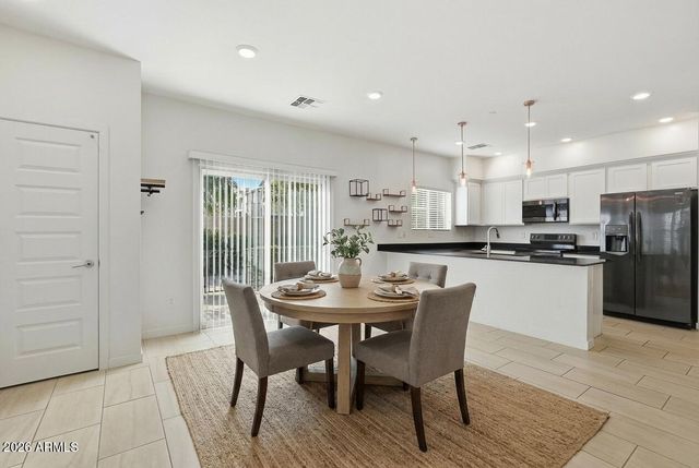 1815 E FRYE Road 102, Gilbert, AZ 85295