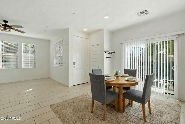 1815 E FRYE Road 102, Gilbert, AZ 85295