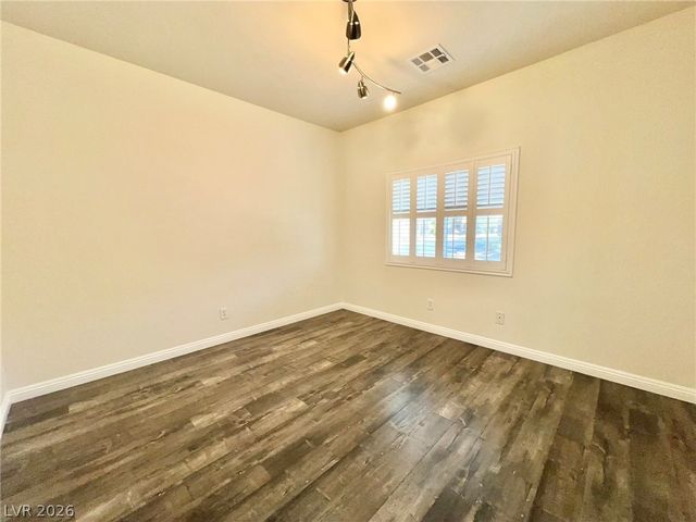 5014 Tunnel Falls Drive, Las Vegas, NV 89141