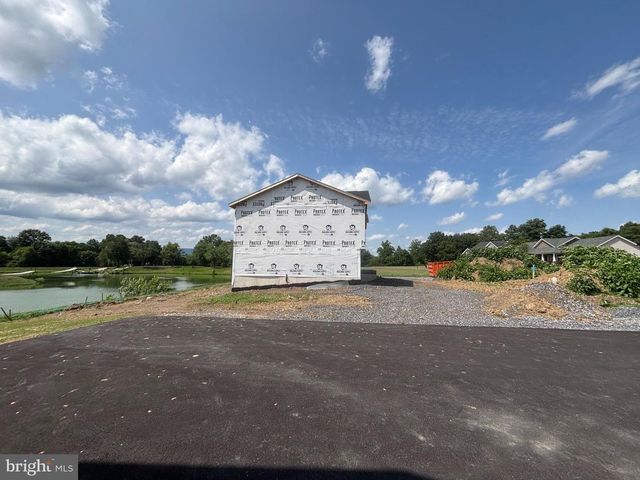 181 MEADOWCREEK DR N, Chambersburg, PA 17202