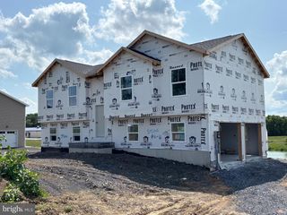 181 MEADOWCREEK DR N, Chambersburg, PA 17202