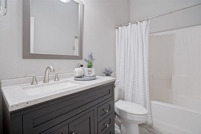 3901 Denridge Lane, Fort Worth, TX 76262