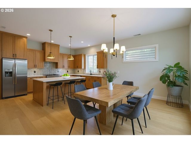 12837 Sunny Ter, Tigard, OR 97223