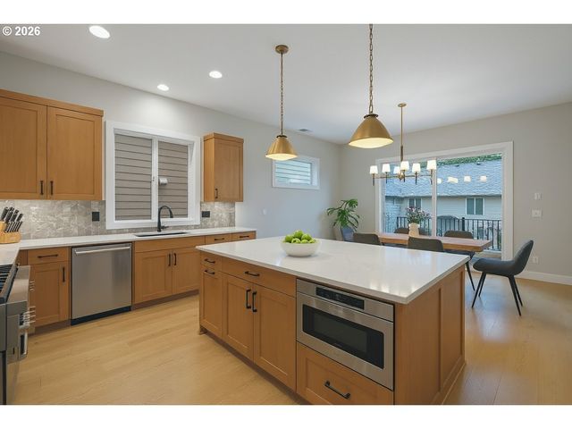 12837 Sunny Ter, Tigard, OR 97223