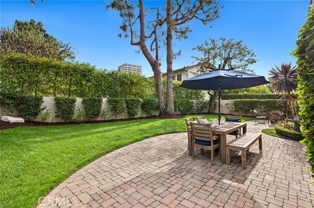 1 Rue Fontainbleau, Newport Beach, CA 92660