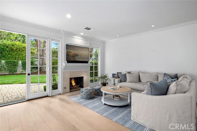 1 Rue Fontainbleau, Newport Beach, CA 92660