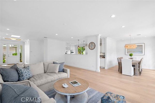 1 Rue Fontainbleau, Newport Beach, CA 92660