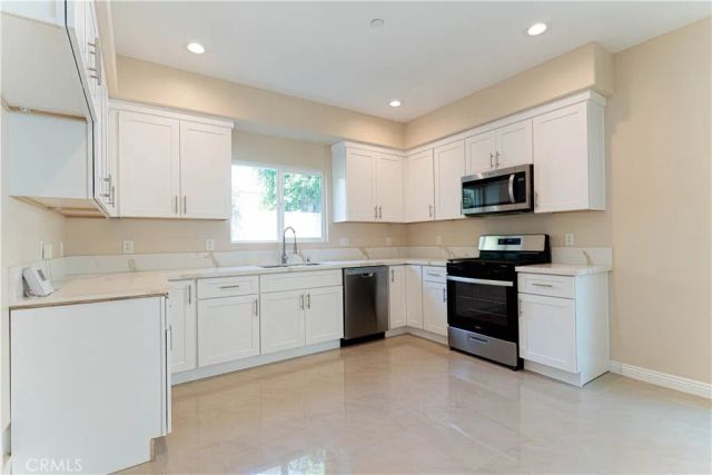 9246 Cedros Avenue 4, Panorama City, CA 91402