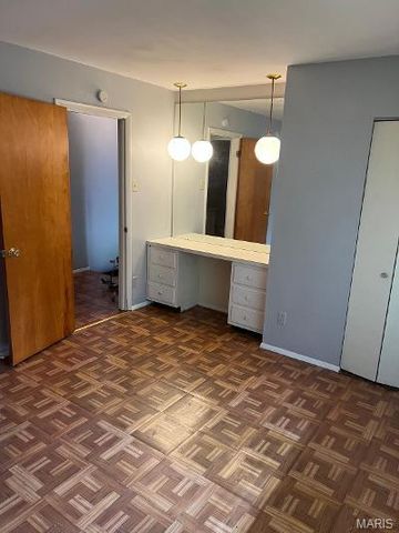 7463 Hazelcrest Drive, Hazelwood, MO 63042