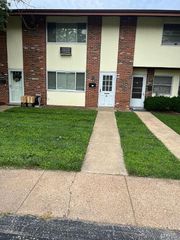 7463 Hazelcrest Drive, Hazelwood, MO 63042