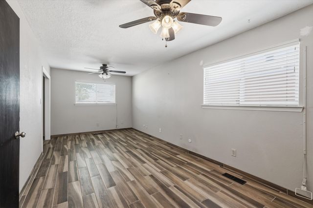 2404 Sandler Drive NE, Albuquerque, NM 87112