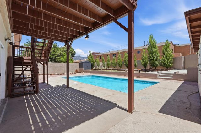2404 Sandler Drive NE, Albuquerque, NM 87112