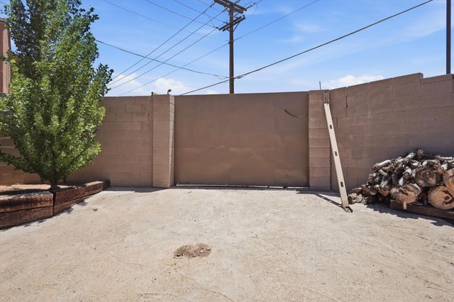 2404 Sandler Drive NE, Albuquerque, NM 87112
