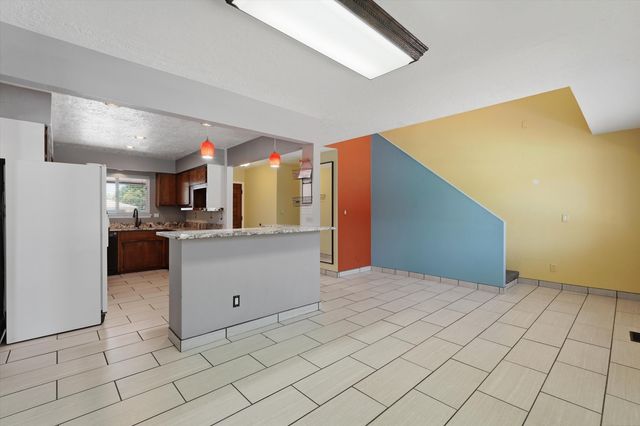 2404 Sandler Drive NE, Albuquerque, NM 87112
